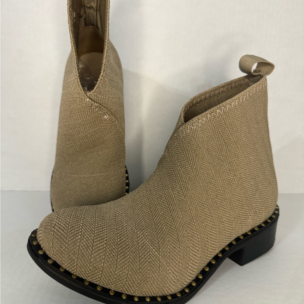 Stretchy Ankle boots